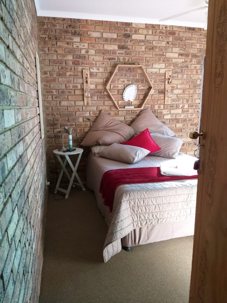 5 Bedroom Property for Sale in Vaalpark Free State